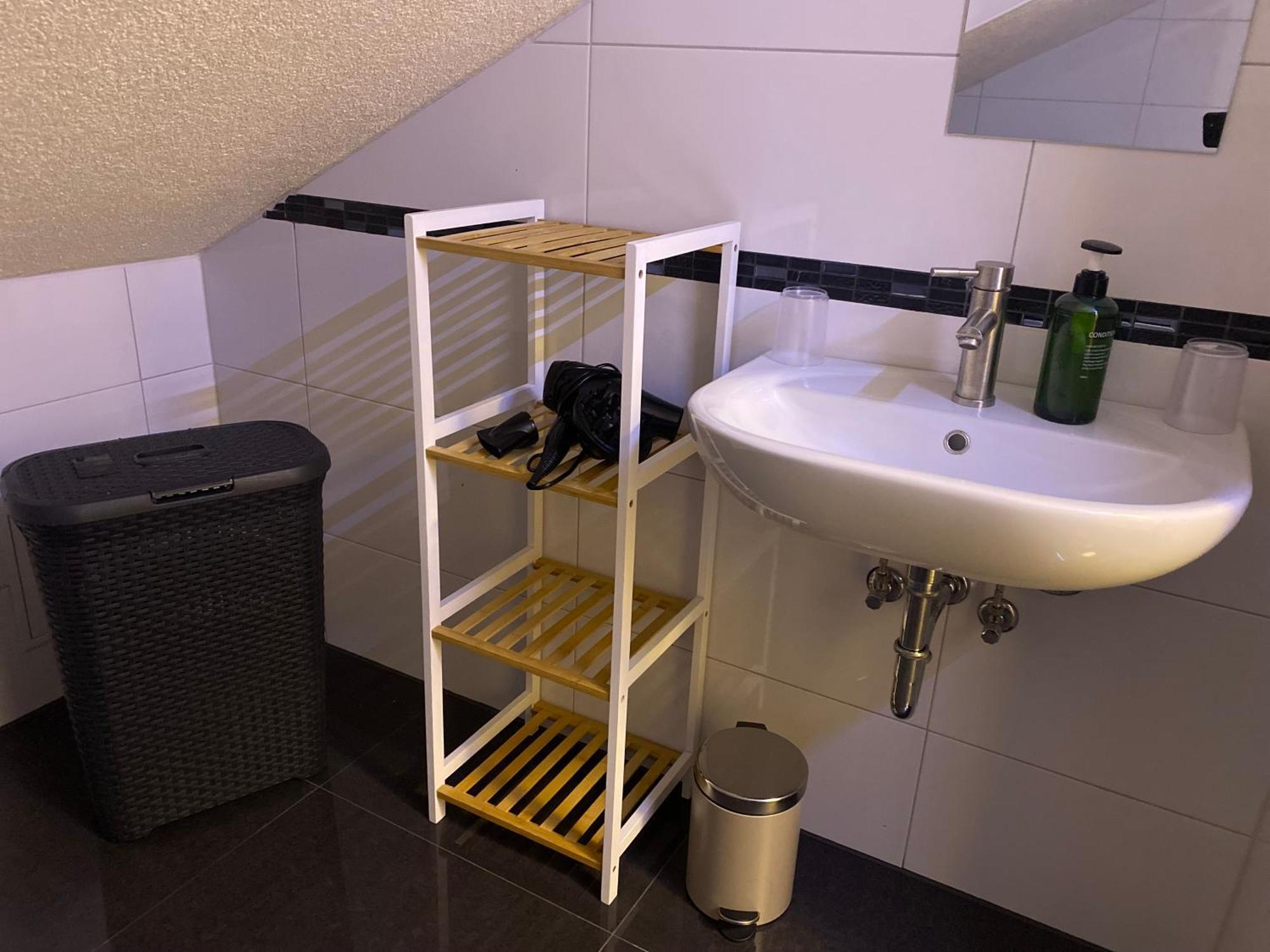 Deluxe Business Suite Mit Netflix Premium & Parkplatz, Zentral Zu Audi & Schwarz Gruppe With 2 Bedrooms Bad Friedrichshall Eksteriør billede